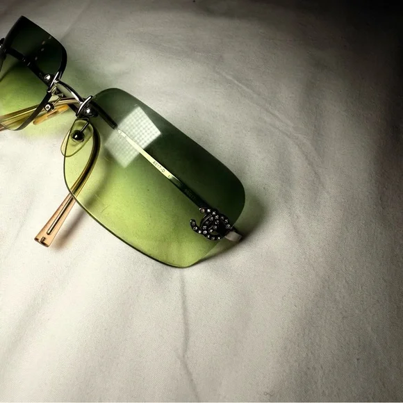 Vintage Chanel Green Tinted Sunglasses – Rhinestone Logo – Women’s Rare Y2K CHANEL 4017 C 124/ 52 Lime Green Sunglasses | eBay main image 3